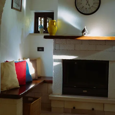 Trulli Pastore Bed and Breakfast 4*