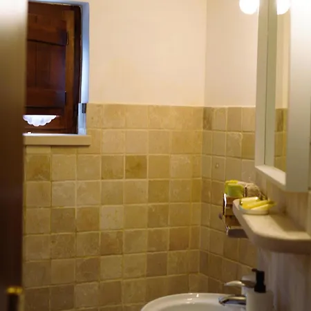 Trulli Pastore Bed and Breakfast 4*