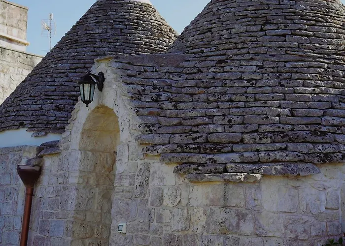 לינה וארוחת בוקר Trulli Pastore 4*