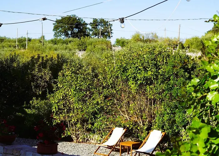 לינה וארוחת בוקר Trulli Pastore 4*